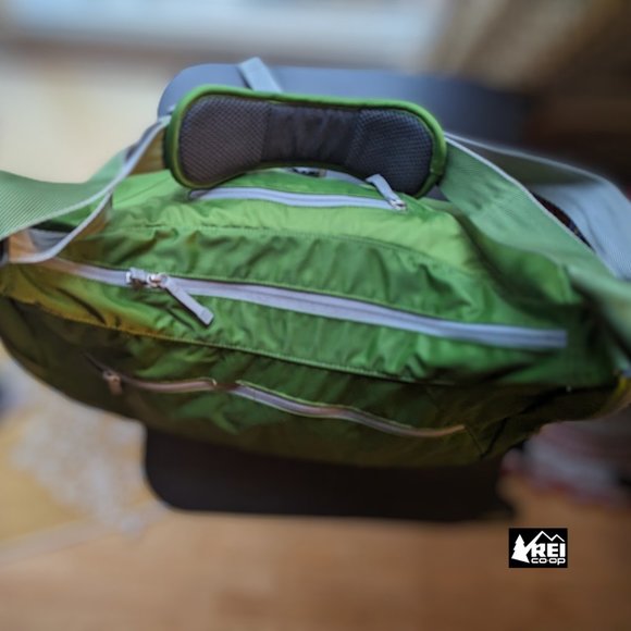 REI CO Duffle Bag: Bold Basil Green, *SOLD* - Picture 15 of 16